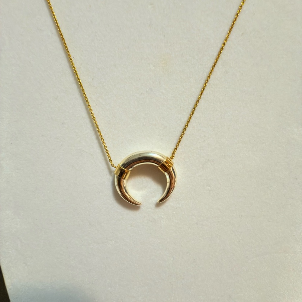 Stella & Dot #1 Elegant Gold tone Crescent Necklace - Picture 3 of 7